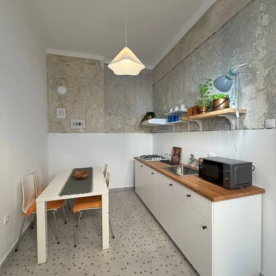 Miete einer hellen 3-Zimmer-Wohnung im Retro-Stil, 80 m², Altstadt, Belgrad, Serbien